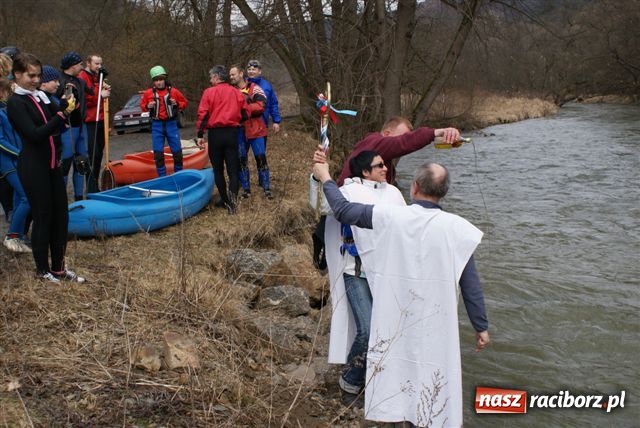 Zdjęcie w galerii na portalu naszraciborz.pl: Kajakarze rozpoczęli sezon wiadomości z regionu